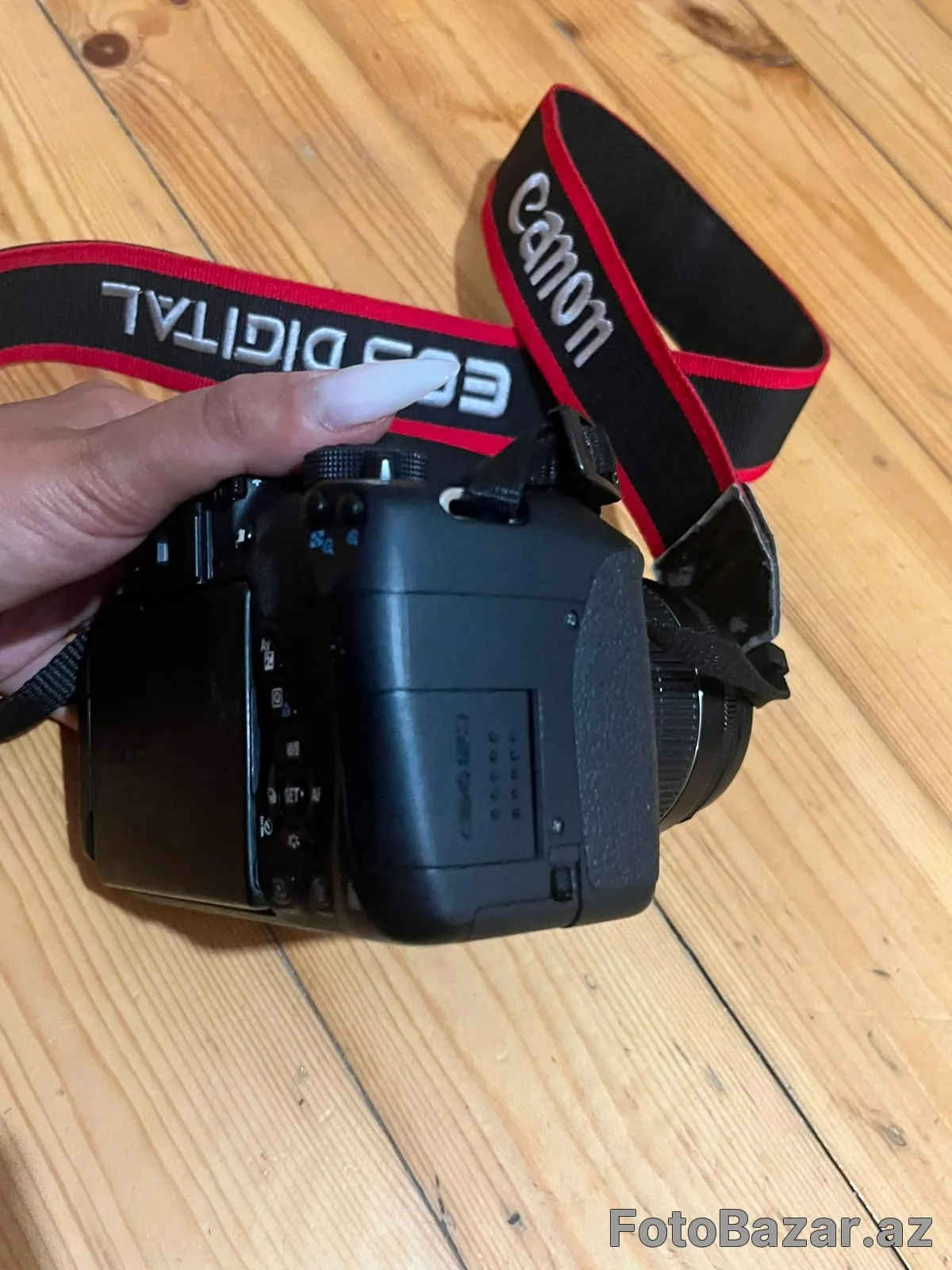 Canon 700 D — 2